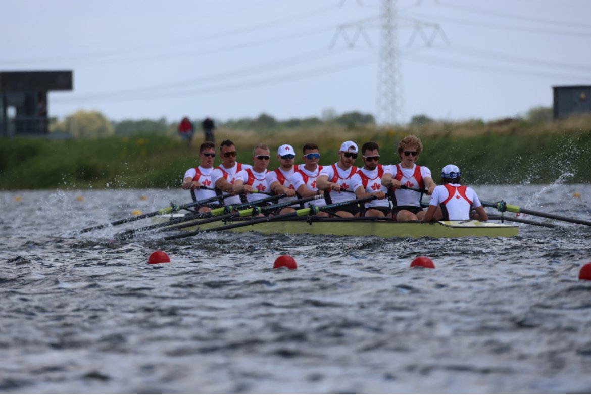 Canadian men's 8+ racing at the FISU World Championship
